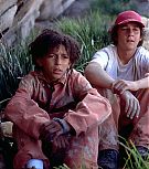 2003-Shia-LaBeouf-as-Stanley-Yelnats-in-HOLES-HD-promotional-still-0005.jpg